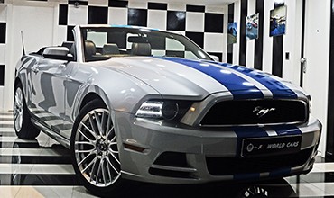 Ford Mustang V6 Premium Cabrio, año 2013.